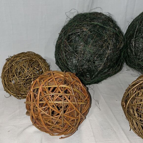 Wicker wire accent severed - Picture 3 of 5